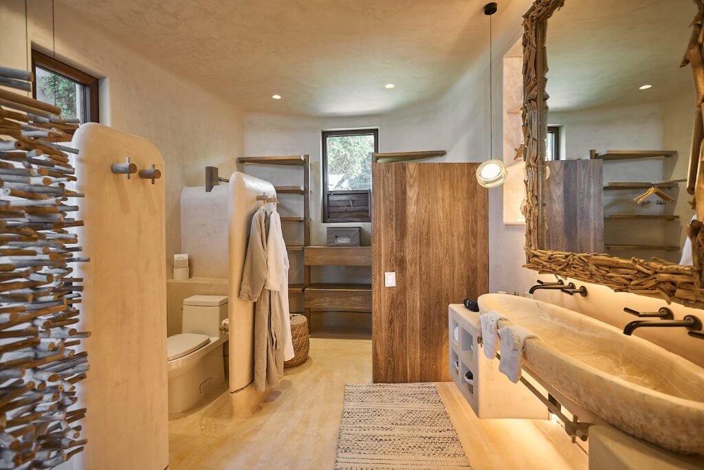 Mexican Caribbean 5-bedroom villa from US$937.69 per guest / taxes and healthy meals included