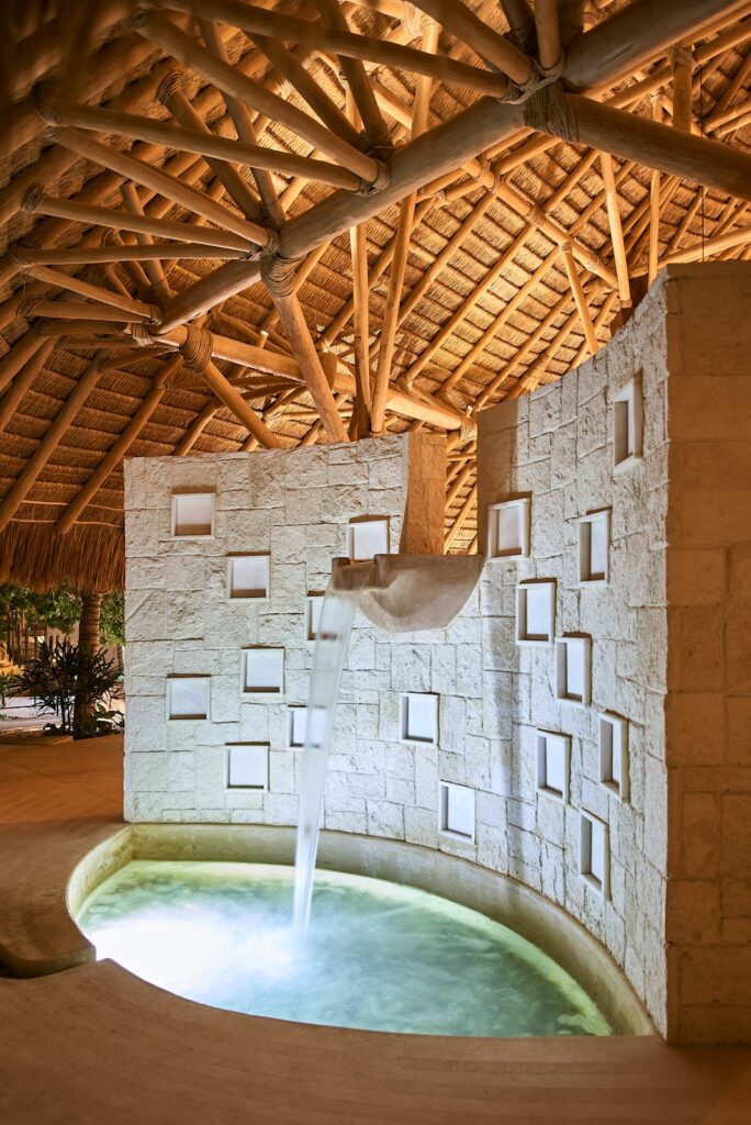 Mexican Caribbean 5-bedroom villa from US$937.69 per guest / taxes and healthy meals included