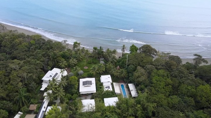Costa Rica Peninsula – Set between the rainforest and a private, secluded 3-mile jungle beach on Costa Rica’s untouched Osa Peninsula, price starting at 1,575 USD p/p